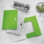 MAPA PLASTIC CU ELASTIC VERDE WOW LEITZ – poza 2