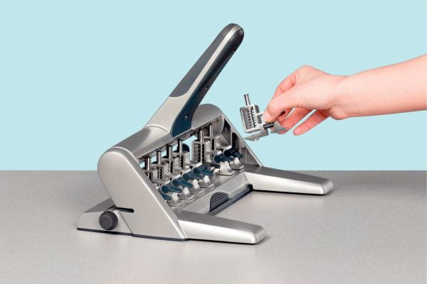 PERFORATOR 4 PERFORATII 30 COLI  MODEL 5114 ARGINTIU LEITZ – poza 3