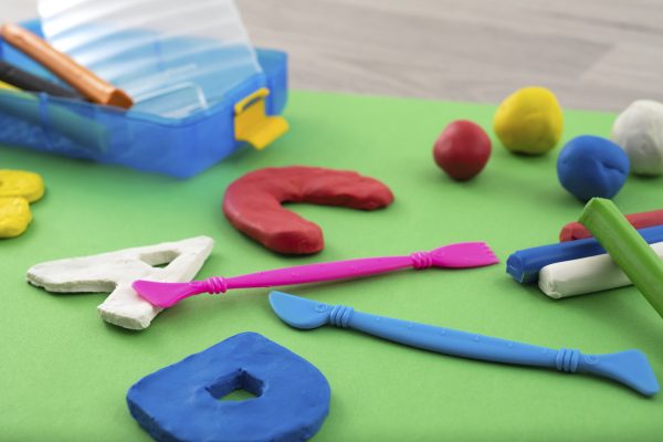 PLASTILINA 10 CULORI CUTIE PLASTIC EBERHARD FABER – poza 3