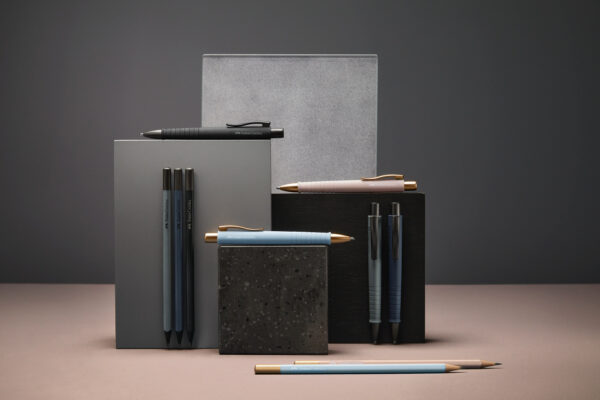 CREION GRAFIT LEMN NEGRU URBAN ALL BLACK FABER-CASTELL – poza 3