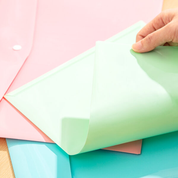 MAPA PLASTIC CU BUTON A4 VERNIL PASTEL DELI – poza 2